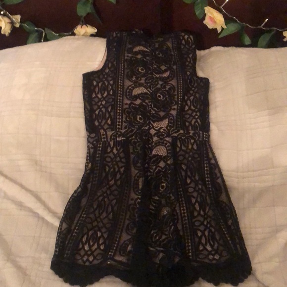 Black laced romper - Picture 2 of 2
